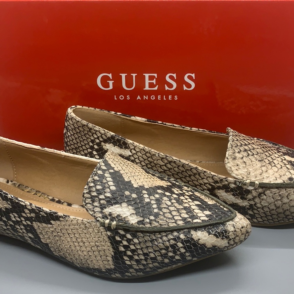 GUESS 🐍 Flats